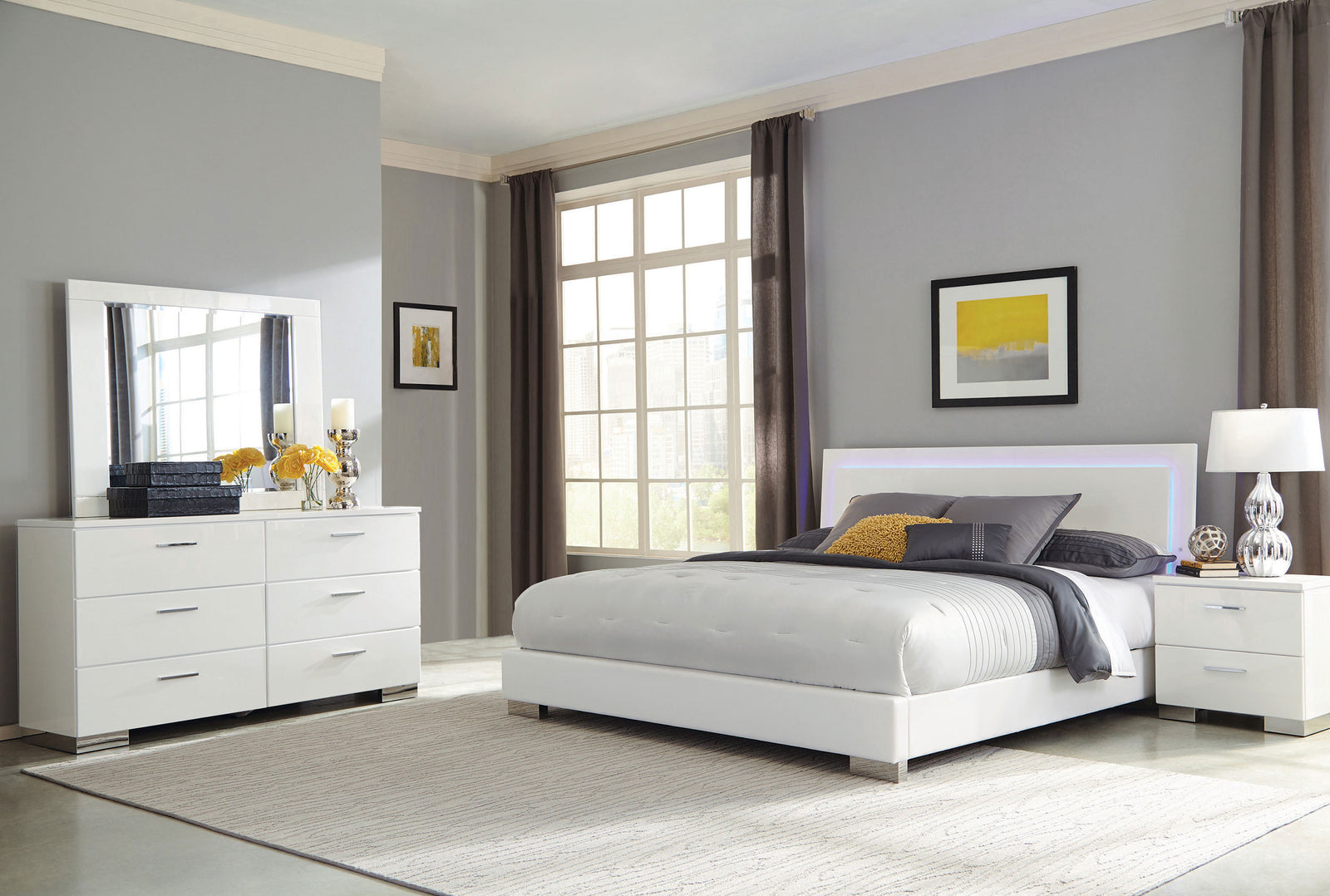 Felicity 4-piece California King Bedroom Set White Gloss | 4-piece / Standard | 203500KW-S4