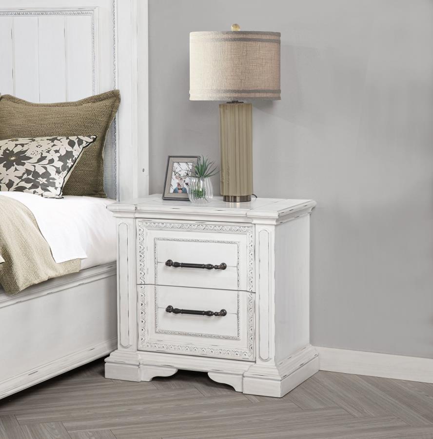 McKinney 2-drawer Nightstand with Dual USB Vintage White | White | Vintage White | 215872