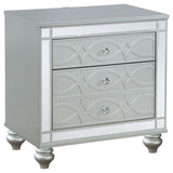 Gunnison 4-piece Queen Bedroom Set Silver Metallic | Gallery | 223211Q-S4 223211KE-S4 223211KW-S4 223211Q-S5 223211KE-S5 223211KW-S5