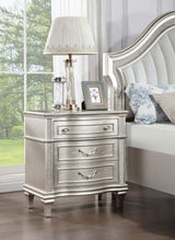 Evangeline 3-drawer Nightstand Silver Oak | Grey | Silver Oak | 223392