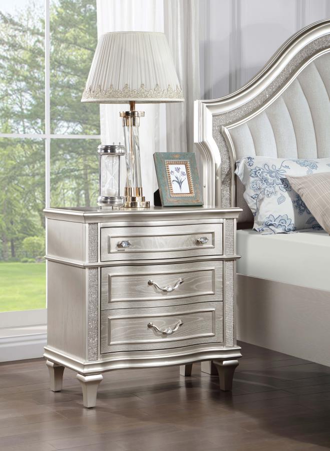 Evangeline 3-drawer Nightstand Silver Oak | Grey | Silver Oak | 223392