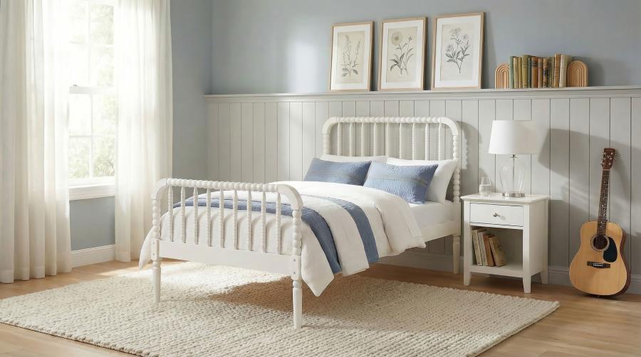 Jones Wood Twin Open Frame Bed White | King | White | 400415T